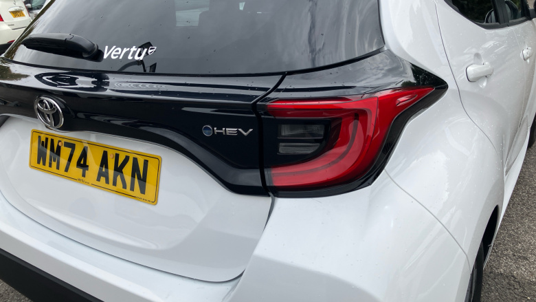 Toyota Yaris 1.5 Hybrid Design 5dr CVT Hybrid Hatchback